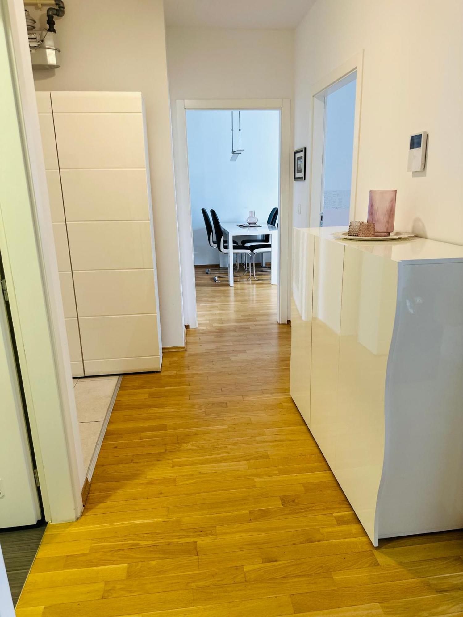 Modern Apartment *